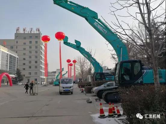 更換挖神鋼掘機的液壓油時應(yīng)注意哪些細節(jié)？