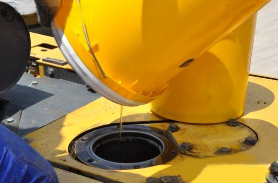 挖掘機液壓油可以這樣換 你還不知道嗎？
