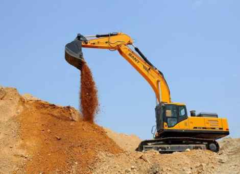 挖掘機油垢難清理,看這兒就對了 挖掘機油垢難清理,看這兒就對了